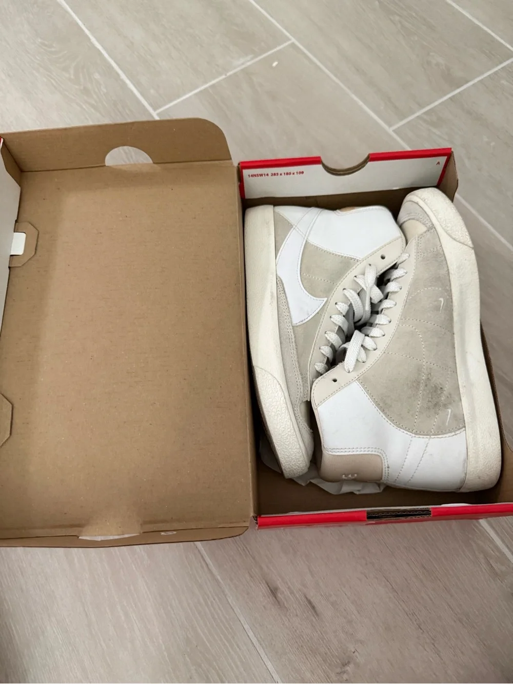 Nike Kids High-Top Sneakers in Light Beige and Off-White